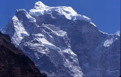 Pumori.